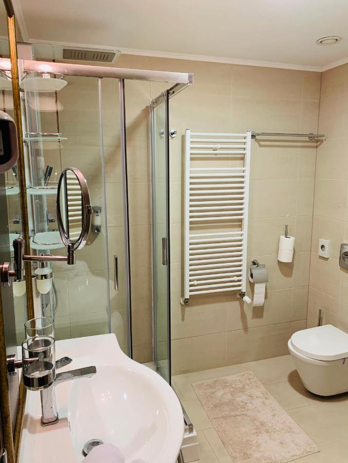 A01 Setany-Silverine Apartmanhaz-Orzoett Parkoloval Balatonfured Luaran gambar